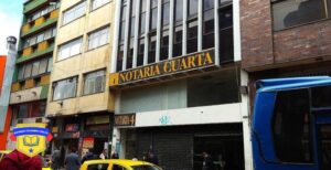 Notaria 4 bogota fachada y entrada principal